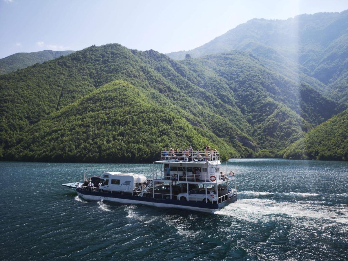 Rozafa Ferry & Accommodation Koman ภายนอก รูปภาพ